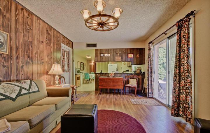 ugly living2